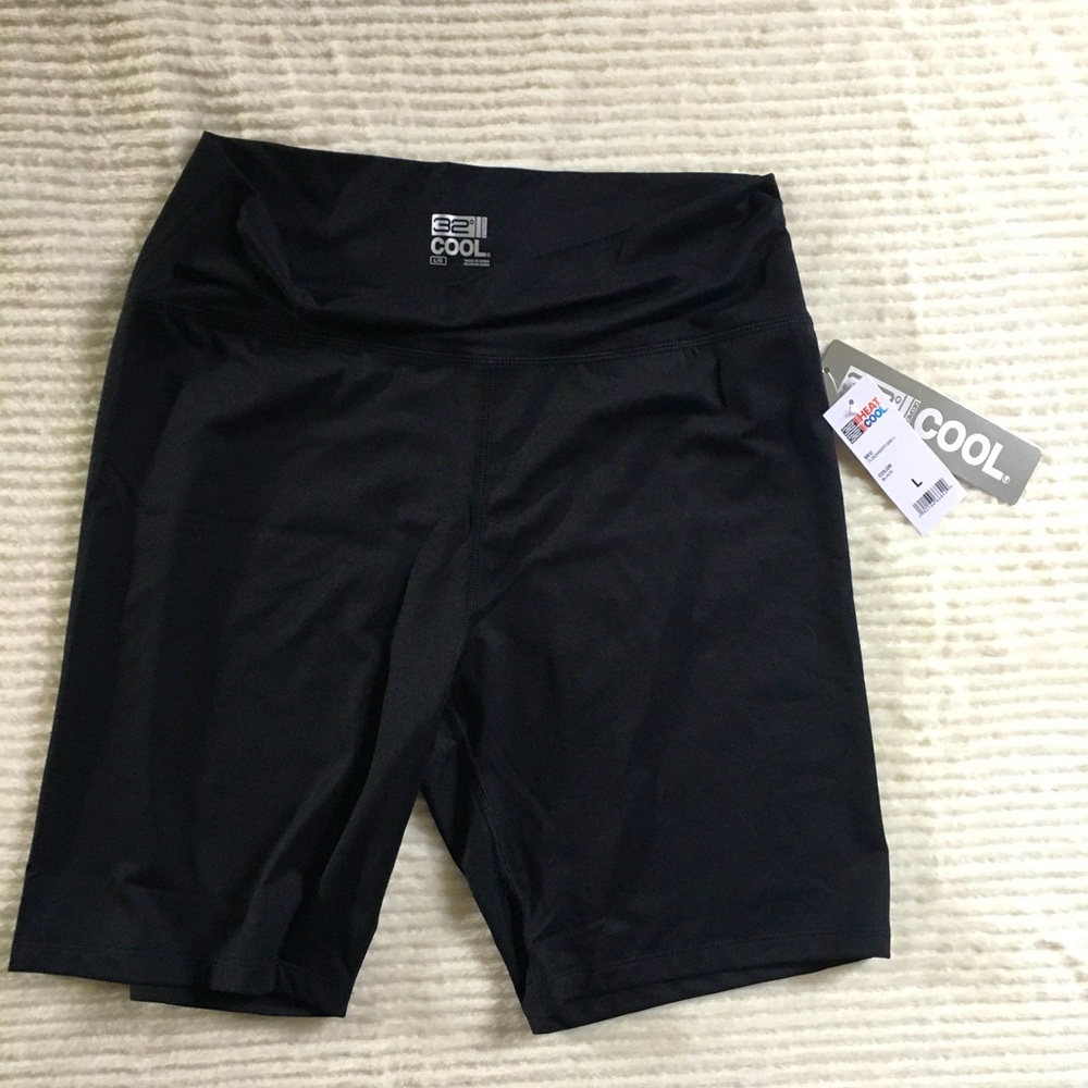 NWT 32 degrees Black bike shorts, large